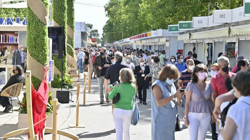 La Feria del Libro: un paraíso para los amantes de la lectura en Madrid